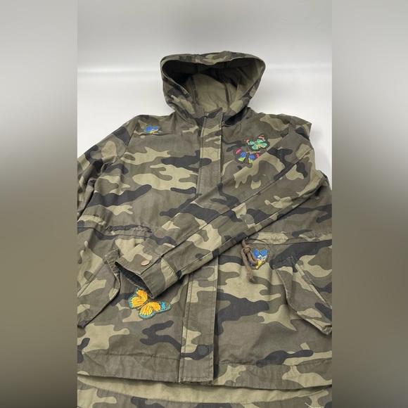 Love Tree Camouflage Long-Sleeve Hooded Jacket With Butterfly Patches - Picture 3 of 6